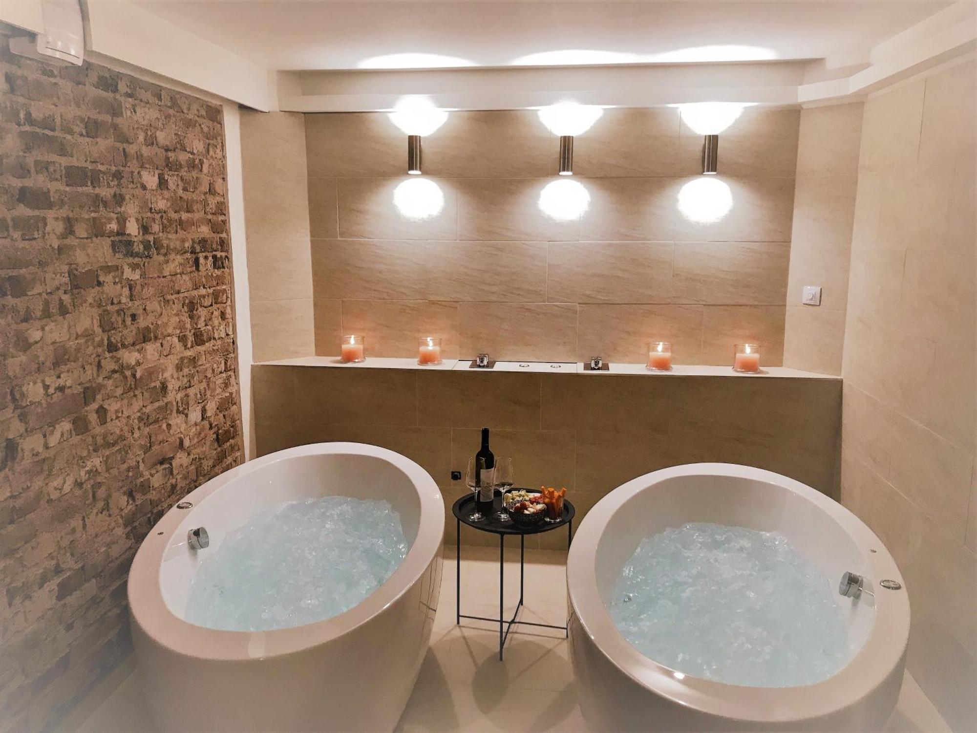 Dvur Stran & Wellness 호텔 카를로비바리 외부 사진